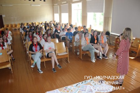 «ДЗЕНЬ РОДНАЙ МОВЫ» У ЛАГЕРЫ  "ЛІДАР"